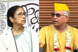 ‘শাড়ি পরা ট্রাম্প, ক্ষমতার নেশা ২ দিনে কেটে যাবে’, ইস্তফা বিতর্কে মমতাকে খোঁচা দিলীপের