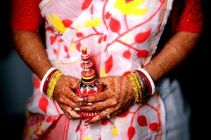 সোনা কেনায় ‘না’ মোদির, জানেন হলুদ ধাতু ছাড়া বিয়ের পিঁড়িতে বসলে ঘটতে পারে কেলেঙ্কারি?