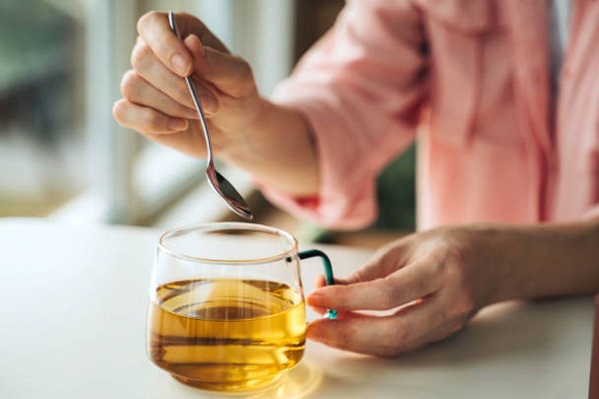 how drinking green tea before sleep helps reduce stress