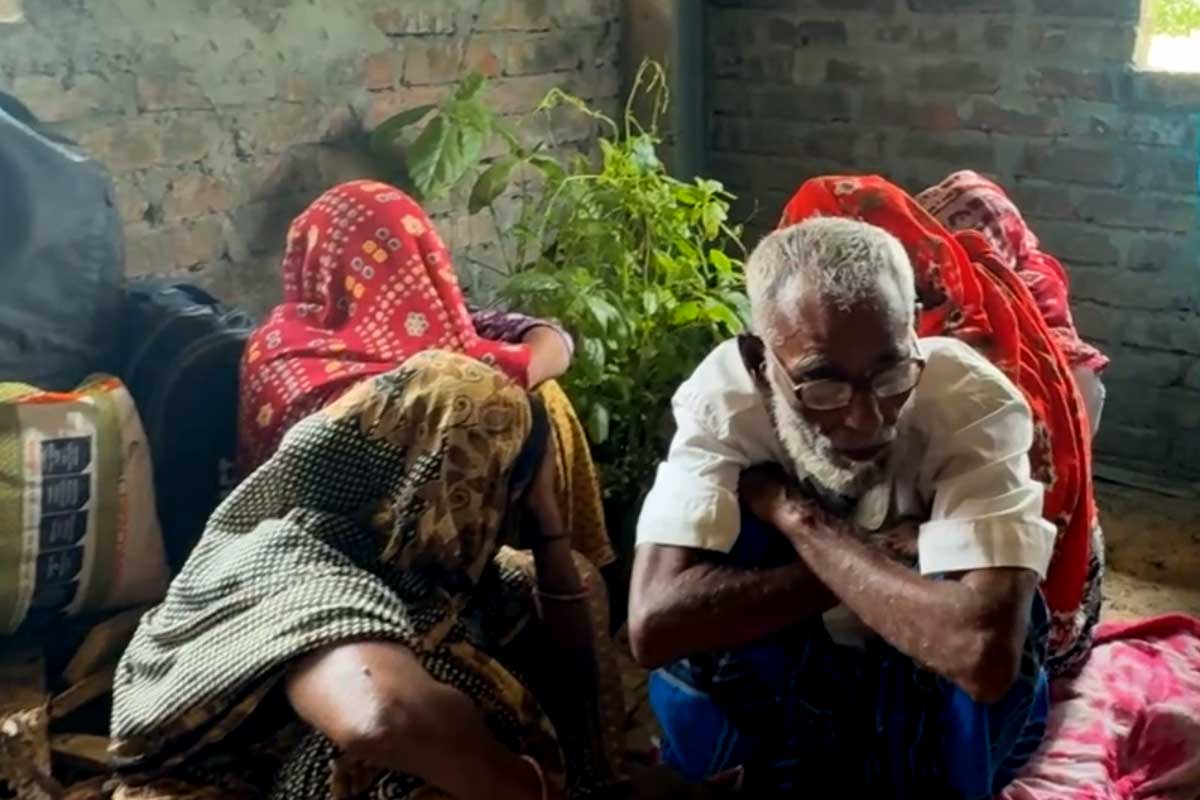 বাংলাদেশে ‘ডিপোর্ট’! ভয়ে কাঁটা হাকিমপুরের আটক শিবিরে ঠাঁই শয়ে শয়ে অনুপ্রবেশকারী
