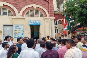 খুব শীঘ্রই হাওড়া পুরসভায় ভোট! পুর কমিশনারের সঙ্গে দেখা করে কী জানালেন বিজেপি নেতৃত্ব