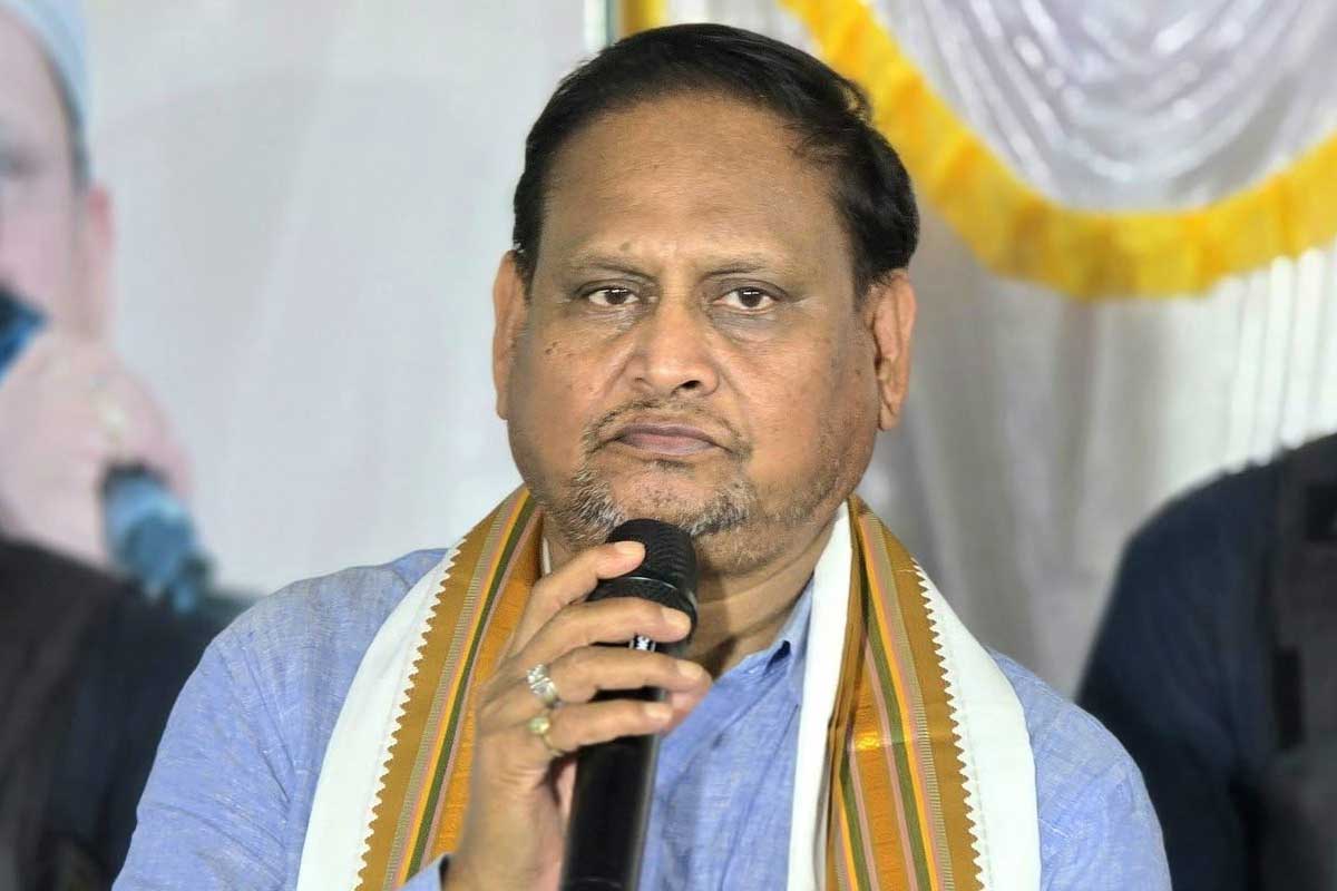 ধর্মের ভিত্তিতে ভাতা বন্ধে খুশি, এবার পুজোর অনুদান বন্ধের দাবি হুমায়ুনের