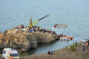 ‘চোখের সামনে মৃত্যুকে দেখলাম’, এখনও যাত্রীদের তাড়া করছে জবলপুরে দুর্ঘটনার আতঙ্ক, বাড়ল মৃতও