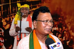 লালমাটিতে তীব্র লড়াই, মন্ত্রী হয়ে ইতিহাস বাঁকুড়ার ক্ষুদিরাম টুডু
