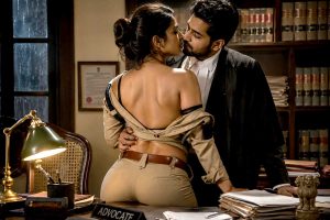 আদালতের চেম্বারে মহিলা পুলিশ আধিকারিকের সঙ্গে সঙ্গম! হাতেনাতে ধরা পড়লেন বিচারক