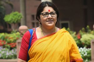 ‘কারও পেটে লাথি পড়তে দেব না’, টলিউডে প্রত্যাবর্তন করেই ‘ব্যান কালচার’ নিয়ে হুঁশিয়ারি লকেটের