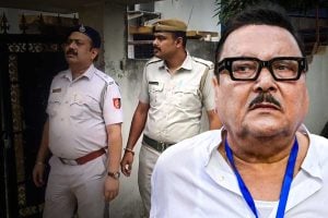 মদন মিত্রের কামারহাটির বাড়িতে পুলিশ, তৃণমূল নেতাদের গ্রেপ্তারির আবহে শুরু জল্পনা