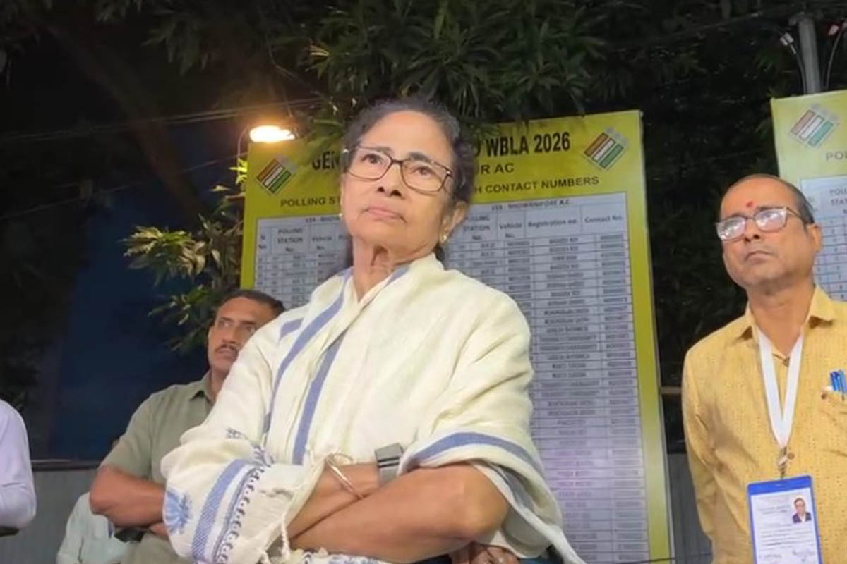 ধরাশায়ী তৃণমূল, আগামিকাল বিকেলে সাংবাদিকদের মুখোমুখি হবেন মমতা-অভিষেক