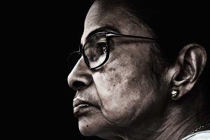 ‘ঘরের মেয়ে’র থেকে মুখ ফেরাল ভবানীপুর! সংগ্রামী জীবনে মমতা যেন ‘ট্র্যাজিক’ নায়িকা