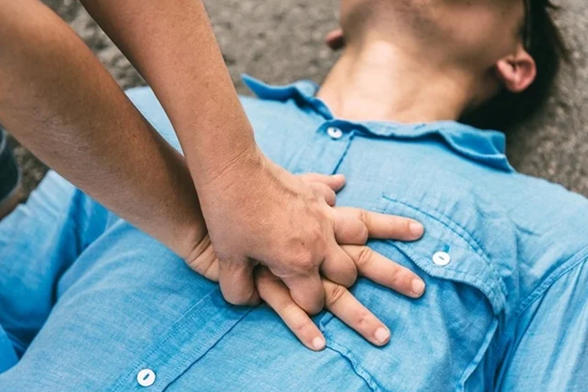 6 Crucial First Aid Steps for Stroke, Bleeding & Medical Emergencies
