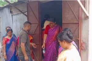কোচবিহারে অবৈধ মদের দোকানে ‘অ্যাকশন’ বিজেপি মহিলা মোর্চার, বিশেষ নজর স্বাস্থ্যকেন্দ্রেও