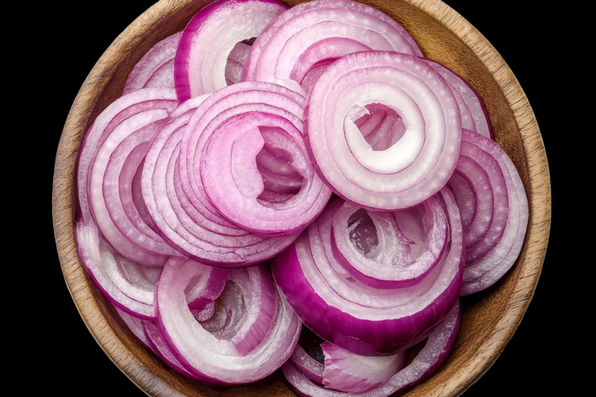 raw onion may give relief in extreme summer heat