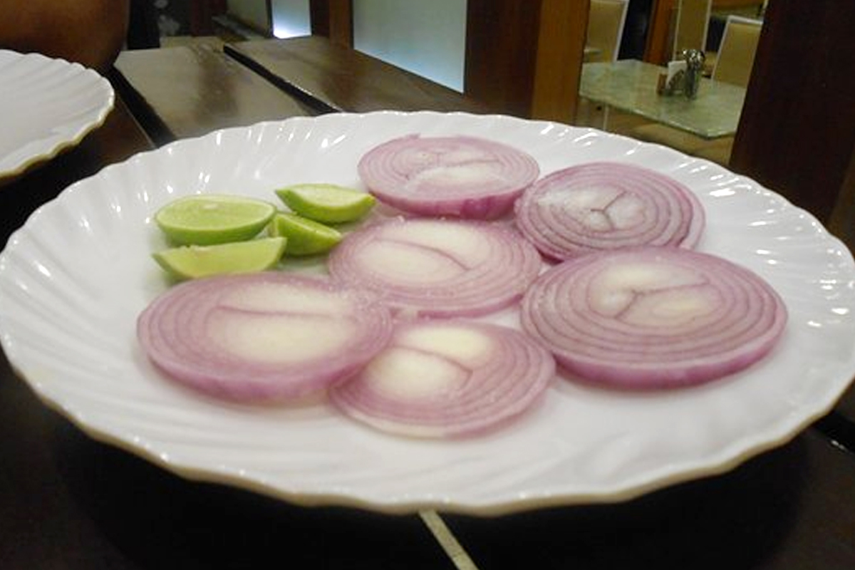 raw onion may give relief in extreme summer heat