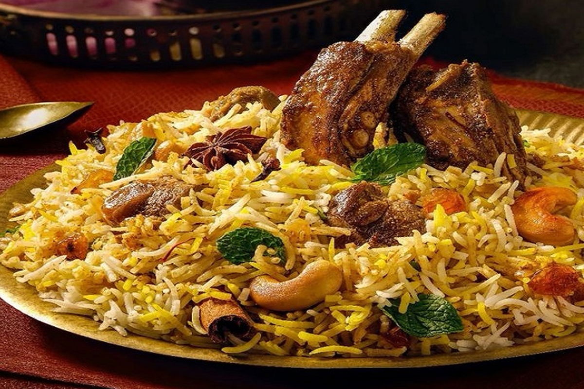 weekend overeating gas acidity bloating stomach discomfort reasons