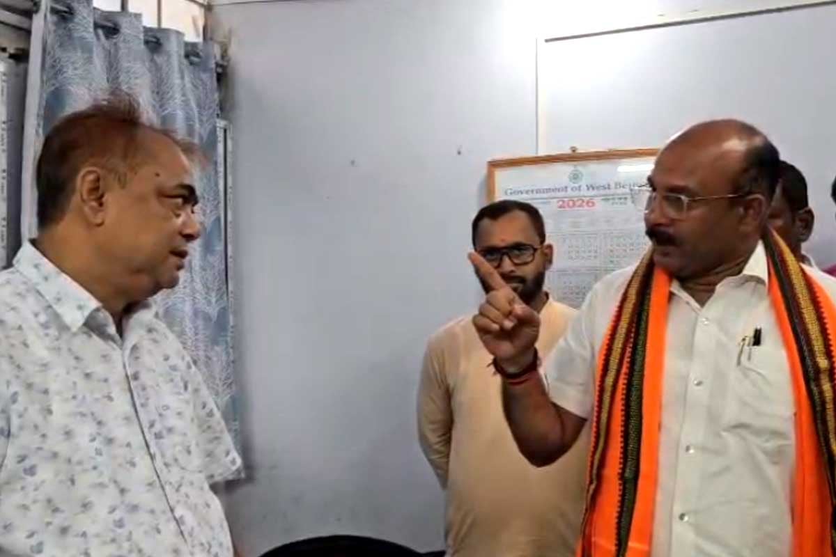 কাজের নামে ঘুষ! রামপুরহাটের মহকুমা শাসকের ঘরে ঢুকে ধমক দিলেন বিধায়ক ধ্রুব সাহা