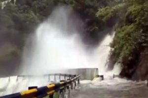ভারী বৃষ্টিতে ভয়াবহ পরিস্থিতি উত্তর সিকিমে, আটকে থাকা পর্যটকদের উদ্ধারে নামল সেনা