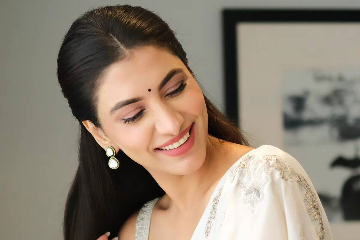 রুক্মিণীর নামবদল! নিজের পরিচয়ে কোন বদল আনলেন পর্দার ‘বিনোদিনী’?