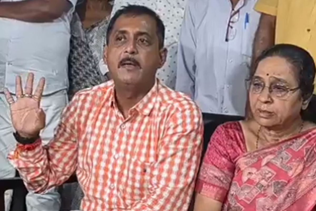 ‘প্রয়োজনে ভেঙে দিক পুরসভা’, পুরসভায় ডাকা অধিবেশনকে ‘বেআইনি’ বললেন সজল