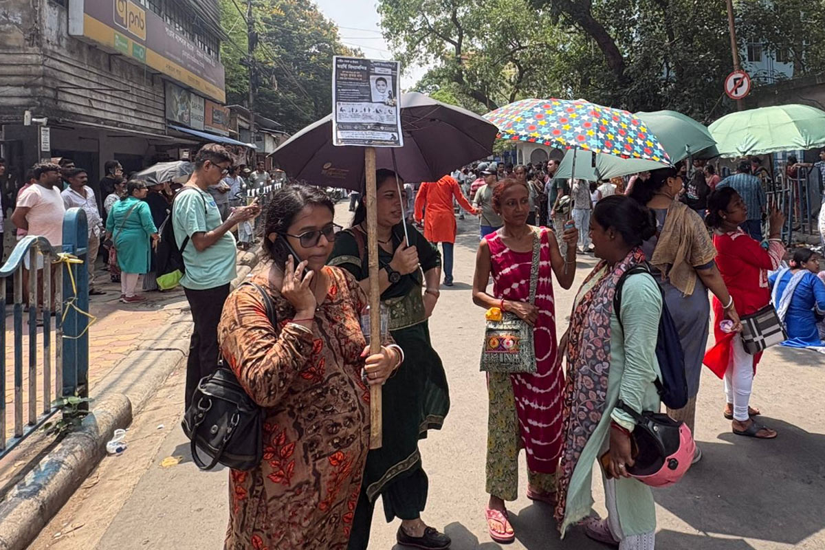 ১২ দিন কোমায়, নেতাজিনগরের স্কুলের তৃতীয় শ্রেণির ছাত্রর রহস্যমৃত্যুতে ক্ষোভে ফুঁসছে পরিবার