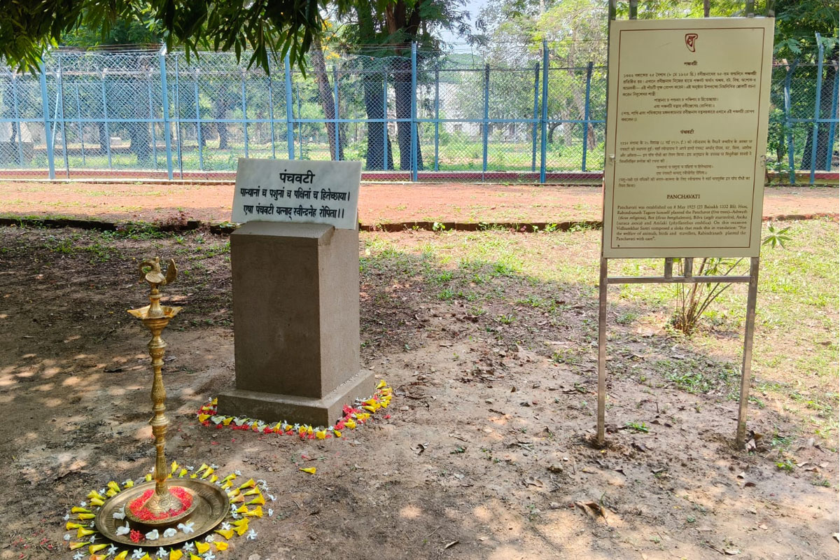 অশ্বত্থ, বট রোপন করেছিলেন স্বয়ং রবীন্দ্রনাথ, পর্যটকদের জন্য খুলল বিশ্বভারতীর সেই ‘পঞ্চবটি’ অঙ্গন