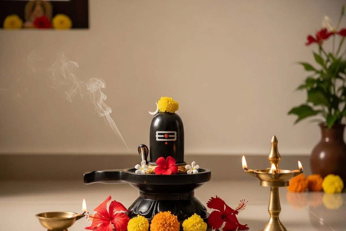 Vastu Tips: Never Keep These Items On Floor