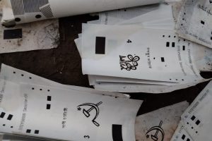 রাস্তায় পড়ে গার্গী-অর্জুনদের নামের ভিভিপ্যাট স্লিপ! ‘ফস্কা গেরো…’, কমিশনকে খোঁচা সেলিমের