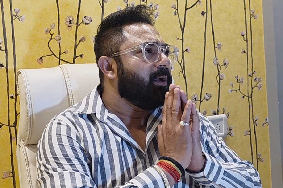 ১৫ লক্ষ টাকা নিয়েও আসেননি শুটিংয়ে! সোহমের বিরুদ্ধে থানায় প্রযোজক