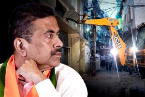 শুভেন্দুর হুঁশিয়ারির পরই কলকাতায় ‘বুলডোজার অ্যাকশন’, তিলজলা-গড়িয়ায় ভাঙল অবৈধ নির্মাণ