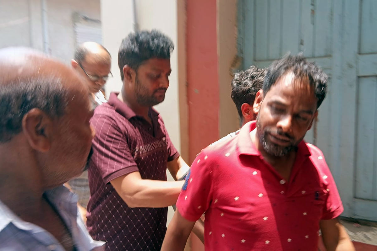 লক্ষ লক্ষ টাকা নিয়ে সরকারি চাকরির ভুয়ো নিয়োগপত্র! কীর্তি ফাঁস হতেই গ্রেপ্তার তৃণমূল নেতা
