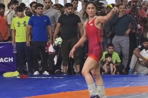 লড়াই করেও মিলল না এশিয়াডের ছাড়পত্র, বিদায়ের আগে ভিনেশ বললেন, ‘এখানেই আবার ফিরব’