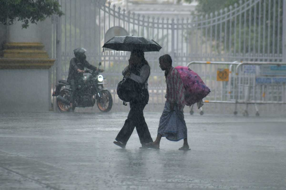 অবশেষে মিলল সুখবর, দু’দিনের মধ্যেই রাজ্যে ঢুকছে বর্ষা! দক্ষিণবঙ্গে কালবৈশাখীর সতর্কবার্তা