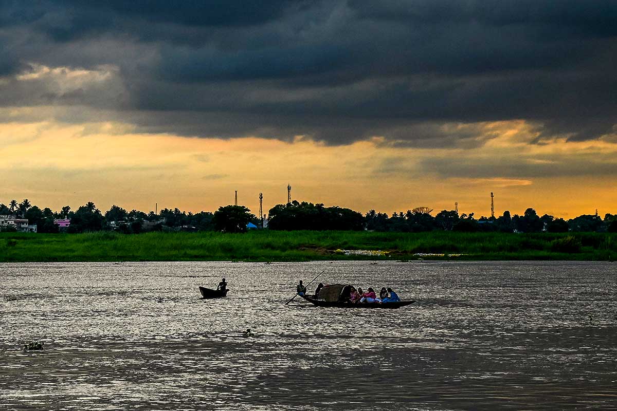 তীব্র দহনজ্বালা জুড়োবে কালবৈশাখী! কমবে তাপমাত্রা, আর কী জানাল হাওয়া অফিস?