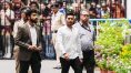 সব প্রশ্নের জবাব ‘জানি না’, সিআইডি জেরায় মেজাজ হারান অভিষেক! মমতার বাড়ি থেকে বেরলেন মুখ লুকিয়ে