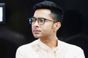 বিচারপতিদের বারবার আক্রমণ! ‘শ্রীঘর যাত্রা’ এড়াতে সেই আদালতই ভরসা অভিষেকের, ঝুলছে ক’টি মামলা?