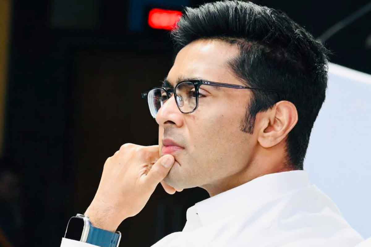 আগামী সপ্তাহেই সংসদে ‘অপারেশন লোটাস’! মমতার নির্দেশে হঠাৎ দিল্লিতে অভিষেক