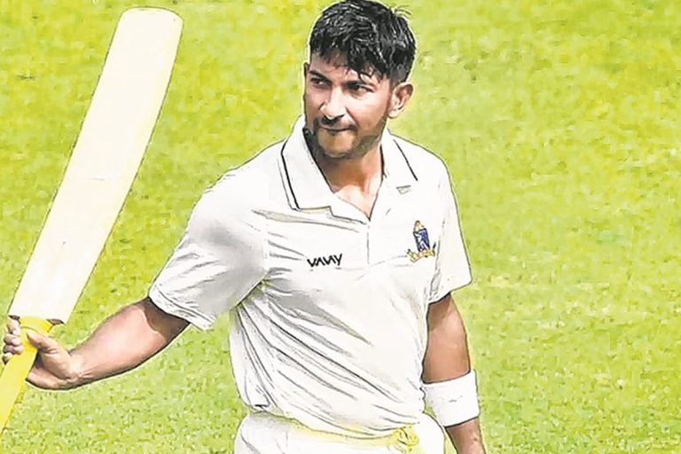 ‘ক্রিকেট ছেড়েছি, ছেলে এখনও বিশ্বাস করছে না’, অবসর নিয়ে একান্ত সাক্ষাৎকারে অনুষ্টুপ