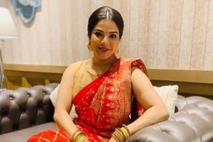 বছর চারেক পর সোশাল মিডিয়ায় অর্পিতা, নতুন অধ্যায় শুরুর ঘোষণা পার্থ ‘বান্ধবী’র!