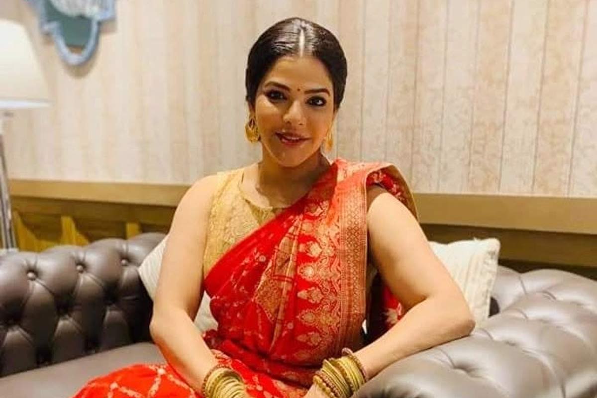 বছর চারেক পর সোশাল মিডিয়ায় অর্পিতা, নতুন অধ্যায় শুরুর ঘোষণা পার্থ ‘বান্ধবী’র!