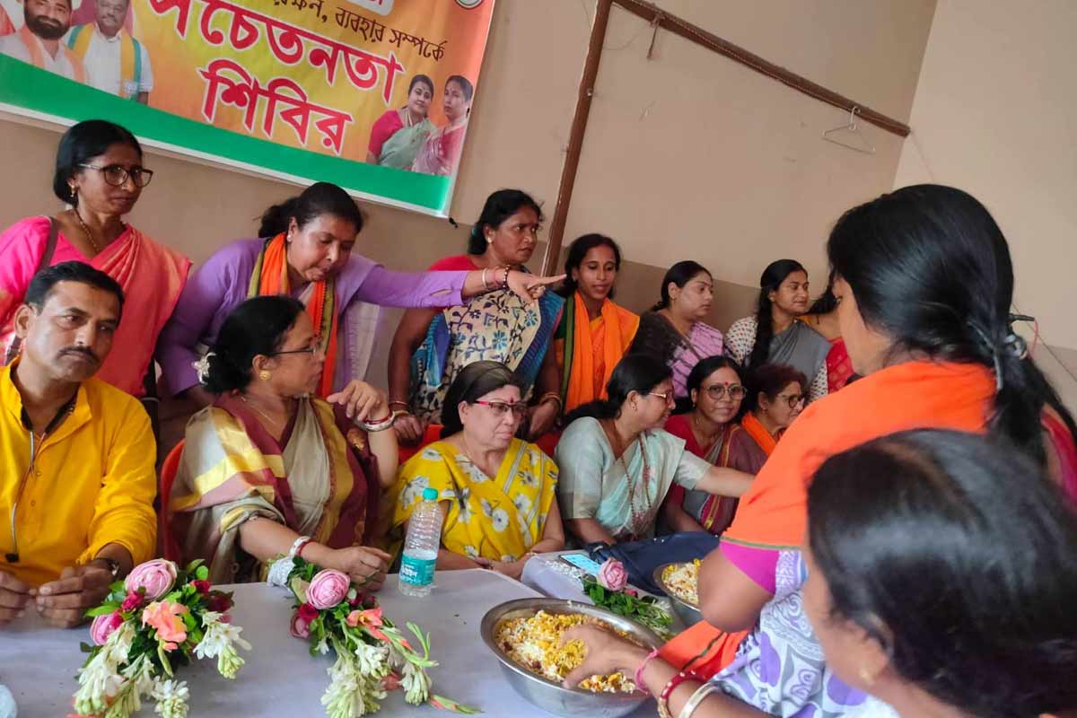 Women wing of BJP allerts people of excess fried food habit in Bankura