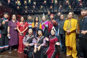 চিনে অভ‌্যর্থনা জানাল রোবট, ছবি আর নাচগানে ড্রাগনের দেশ মাতাচ্ছে বাঙালিরাই