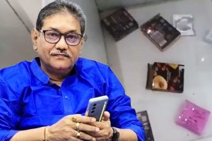 প্রাক্তন তৃণমূল বিধায়কের কার্যালয়ে বিছানা-বালিশ, ড্রয়ারে ভর্তি কন্ডোম! শোরগোল পাণ্ডবেশ্বরে