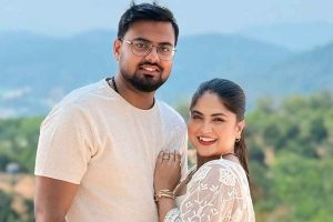 মধুচন্দ্রিমাতেও মার, বারান্দা থেকে ফেলে দেওয়ার চেষ্টা! স্বামীর বিরুদ্ধে বিস্ফোরক দেবলীনা