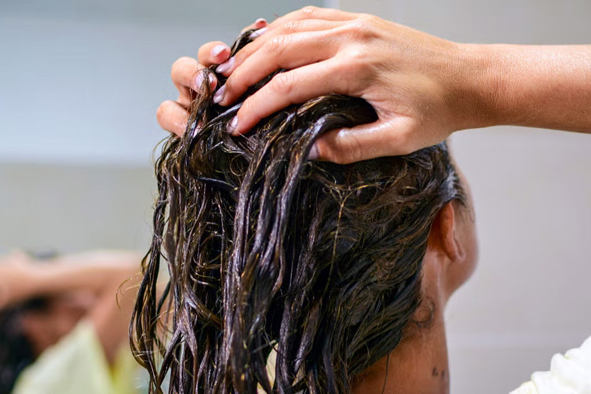 Hair Care Tips: Discover how honey can transform dry hair into shiny hair