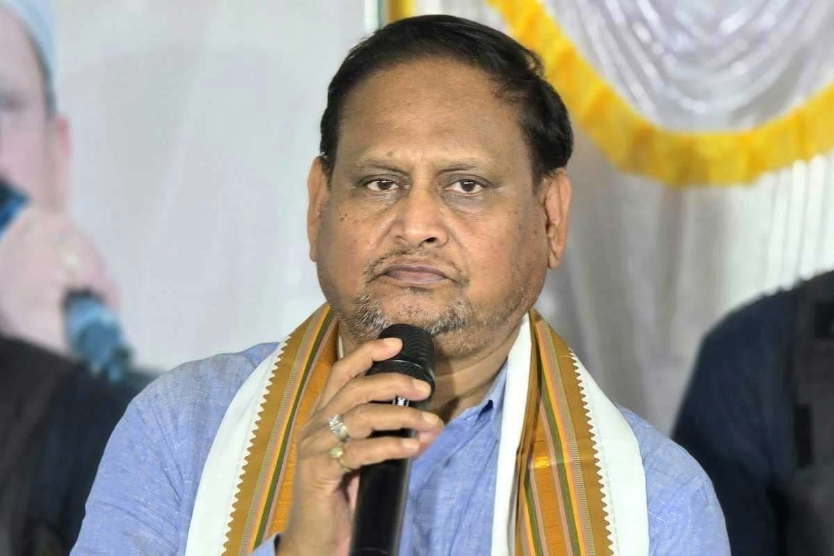 ‘স্যাটা ভাঙা’ মারের হুমকি, হুমায়ুনের বিরুদ্ধে মামলা দায়ের বিজেপি যুব মোর্চার