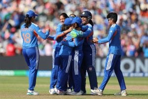 ক্রিকেট মাঠে ফের ‘সার্জিক্যাল স্ট্রাইক’ ভারতের, পাকিস্তানকে হারিয়ে বিশ্বকাপ শুরু স্মৃতি-দীপ্তিদের