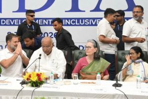 দাবি-দাওয়ার ভিড়ে লক্ষ্যহীন ‘ইন্ডিয়া ২.০’, নাগপাশে বন্দি বিরোধী জোটের পরিত্রাণ কোন পথে?