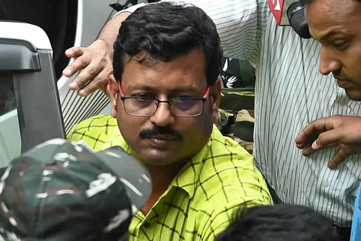 সিবিআই দেখে মোবাইল ছোড়েন পুকুরে, সেই জীবনকৃষ্ণর বাড়িতেই এবার সিআইডি