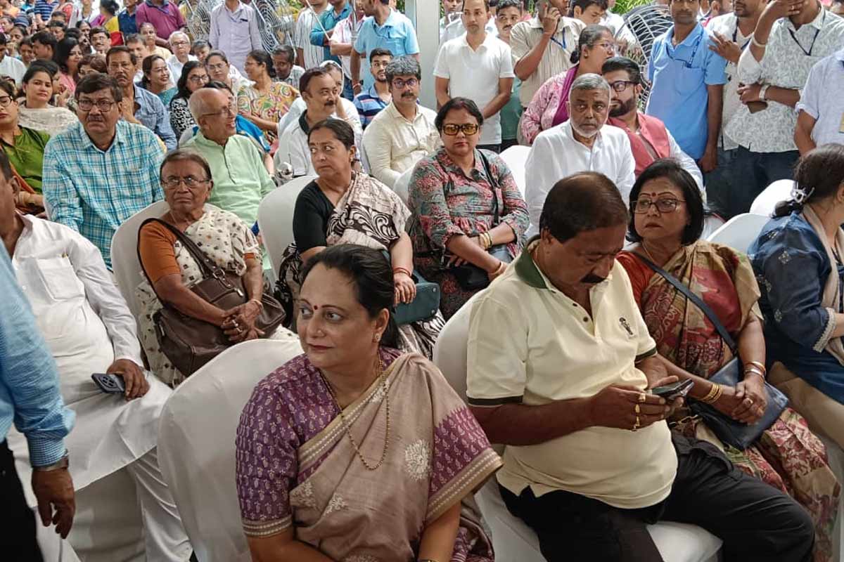 শুভেন্দুর ডাকে পুরসভায় মমতার ভ্রাতৃবধূ কাজরী! বললেন, ‘উনি ডেকেছেন, ভালো লাগল’