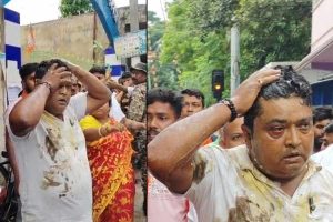 এবার কালনায় ‘ডিম থেরাপি’, ক্ষুব্ধ জনতার হামলায় লুটিয়ে পড়া তৃণমূল প্রধানকে ঘিরে ‘চোর’ স্লোগান