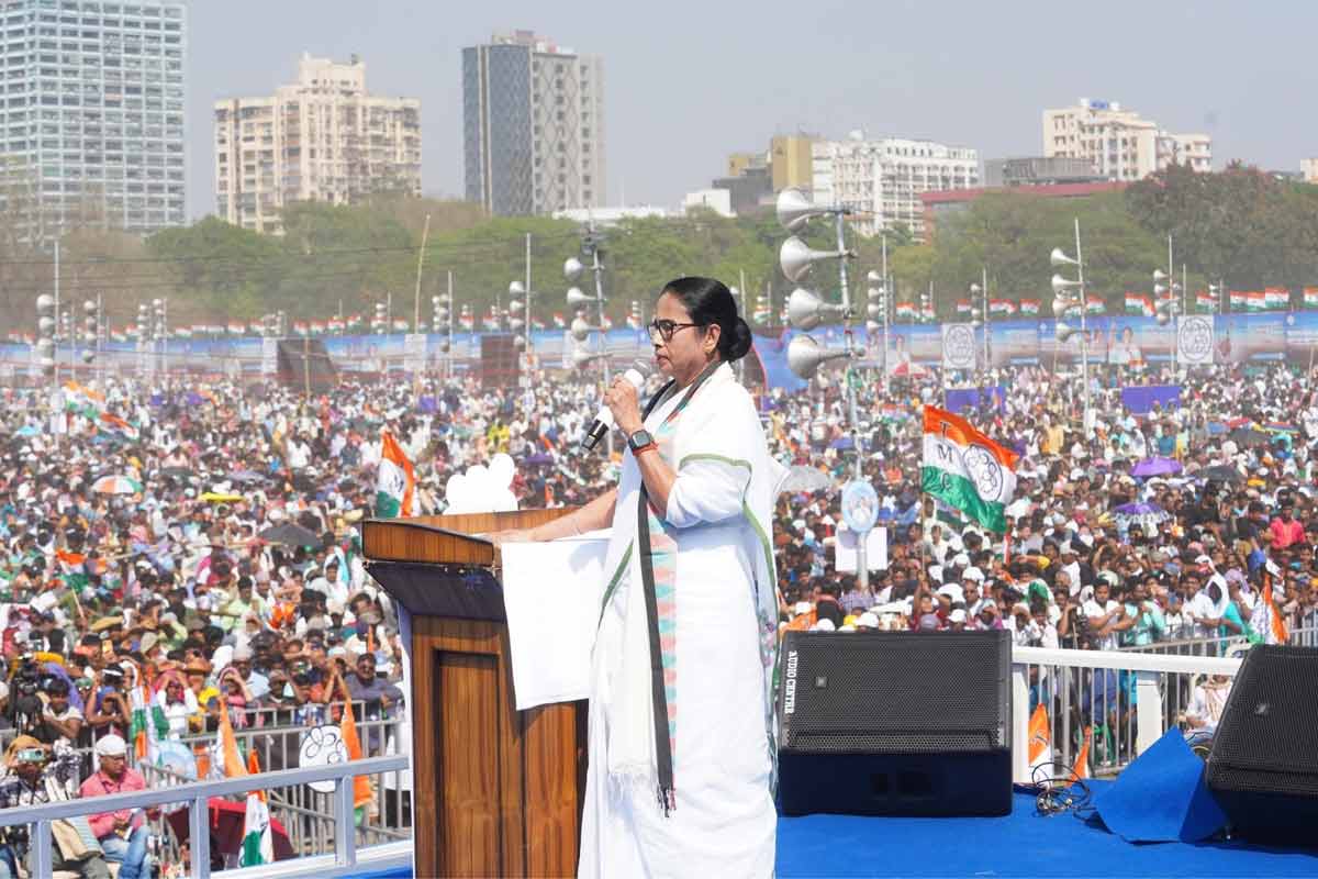 বছরের পর বছর রাস্তা বন্ধ করে ২১ জুলাইয়ের সভা, মমতা-অভিষেককে অবমাননা নোটিস হাই কোর্টের
